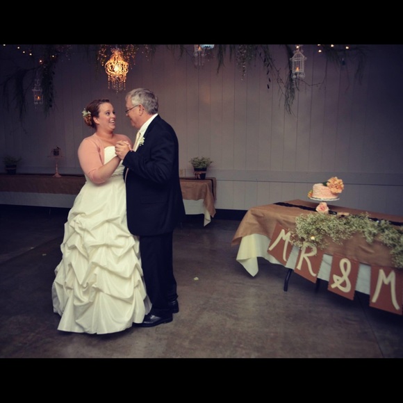 ✨HP✨💍 Stunning Wedding Dress Ball Gown in Ivory - Picture 10 of 13